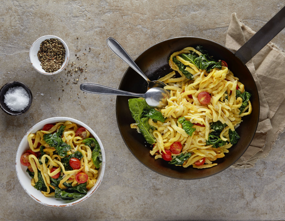 Spinat-Tomaten-Spätzle-Pfanne | BÜRGER GmbH &amp; Co. KG