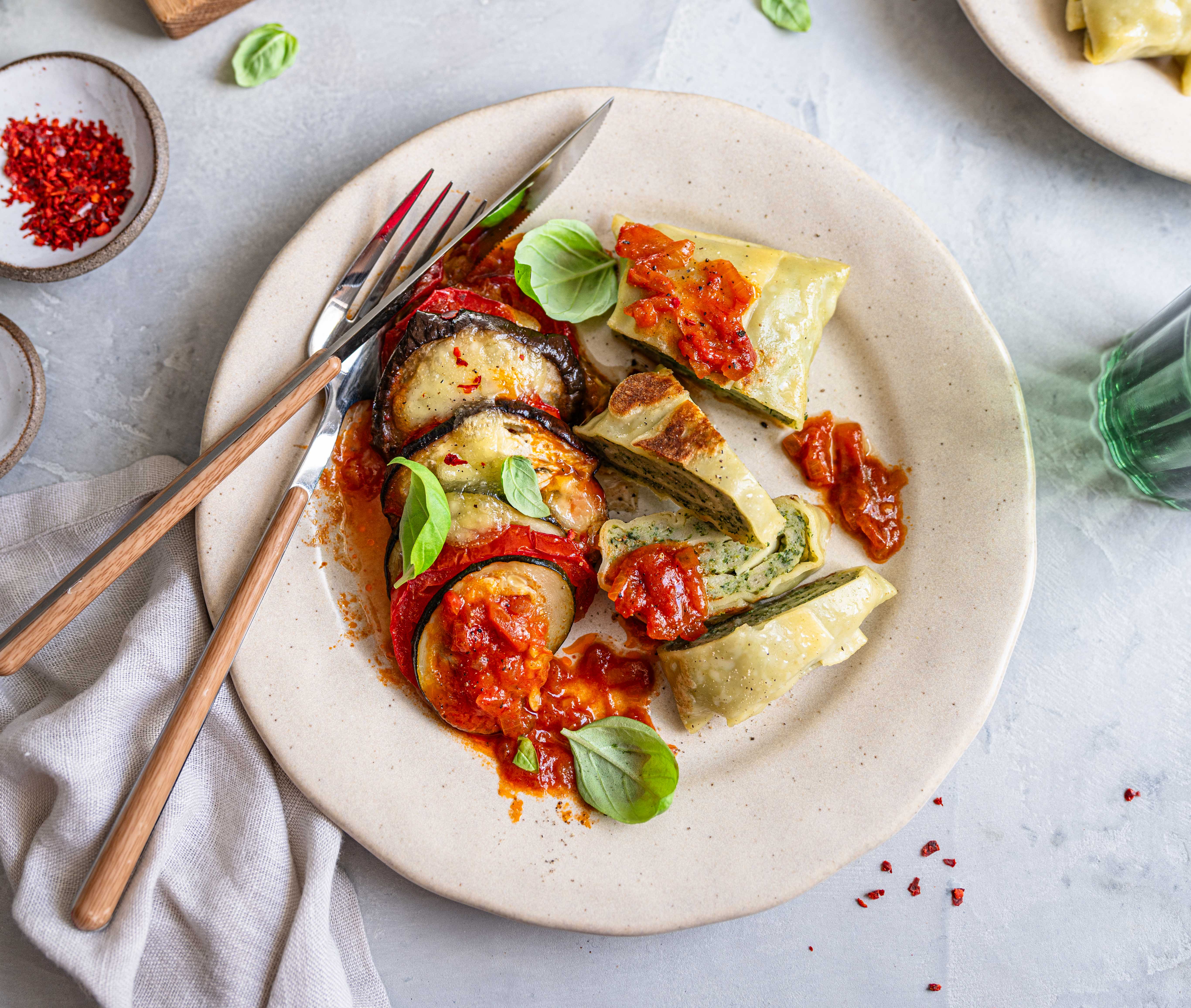 Ratatouille aus dem Ofen mit gebratenen Maultaschen